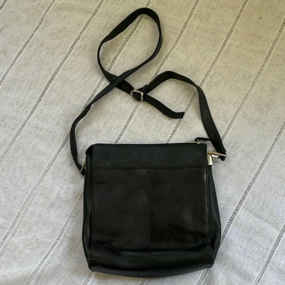 St. John's Bay Black Leather Messenger Bag